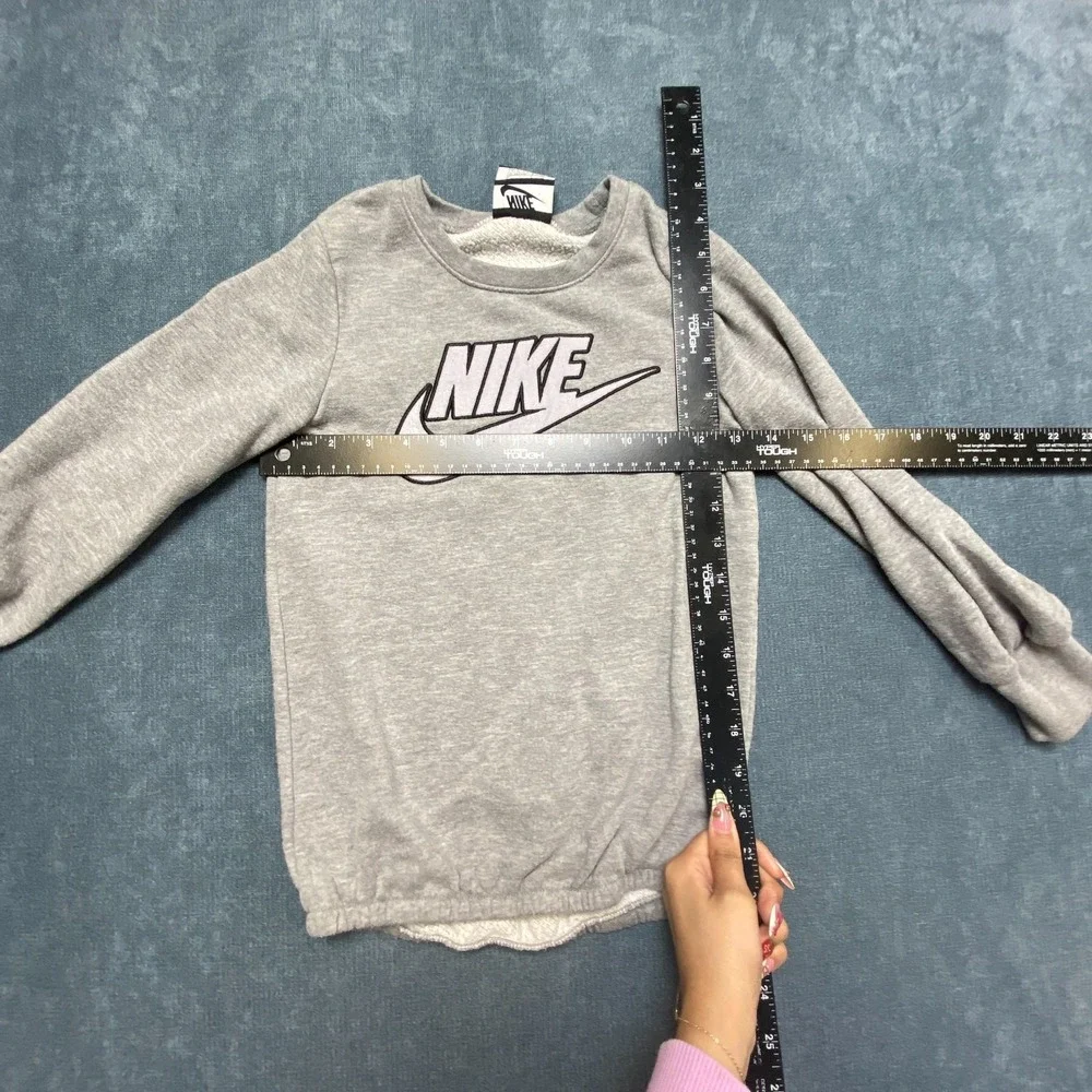 Nike sweatshirt girls